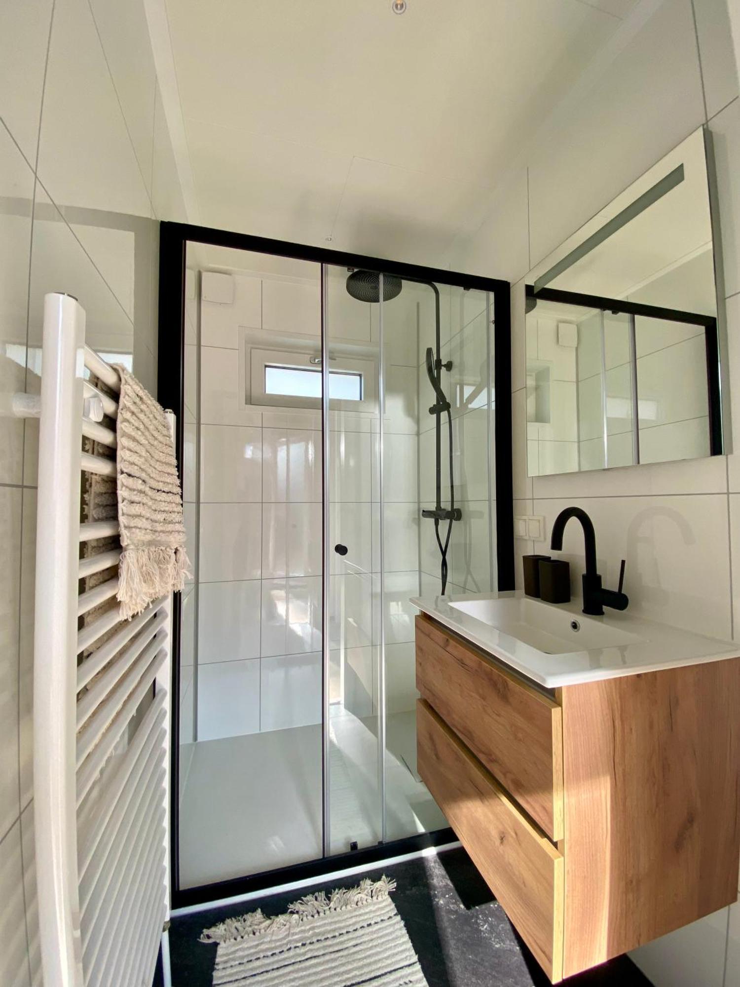 Tinyhouse Grasmus Villa นึนชเปท ภายนอก รูปภาพ
